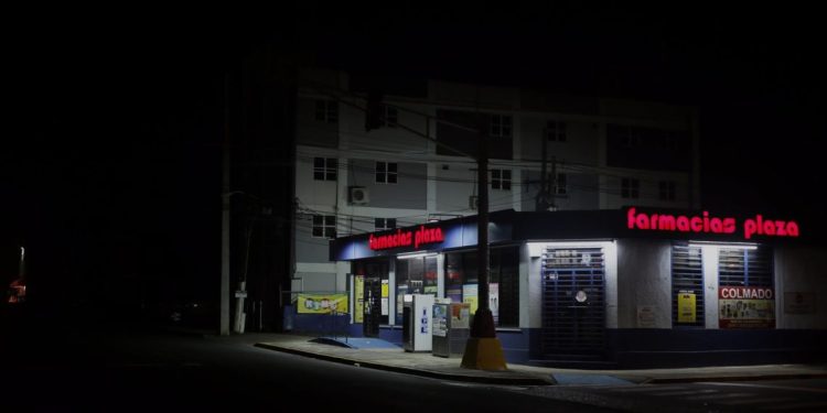 Puerto Rico sufre un apagón masivo por un incendio en una central eléctrica