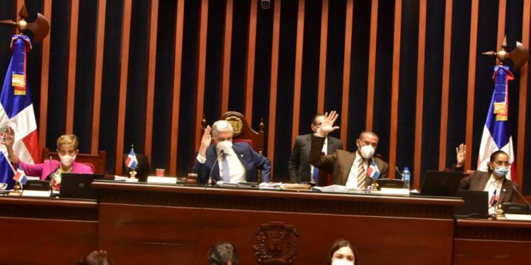 Senado aprueba en segunda lectura la eliminación del CEA