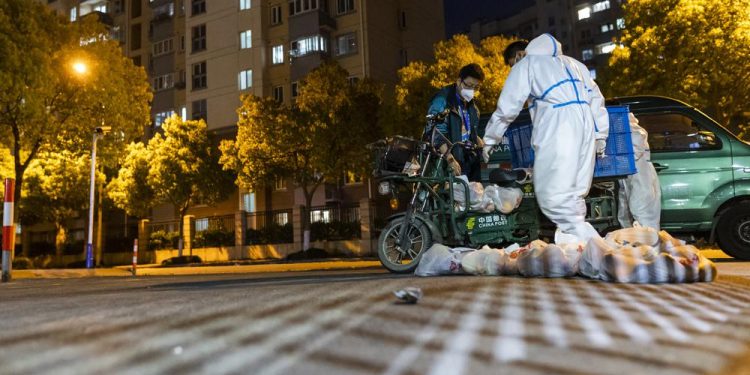 EE.UU. retira personal de Shanghái en medio de aumento de COVID-19