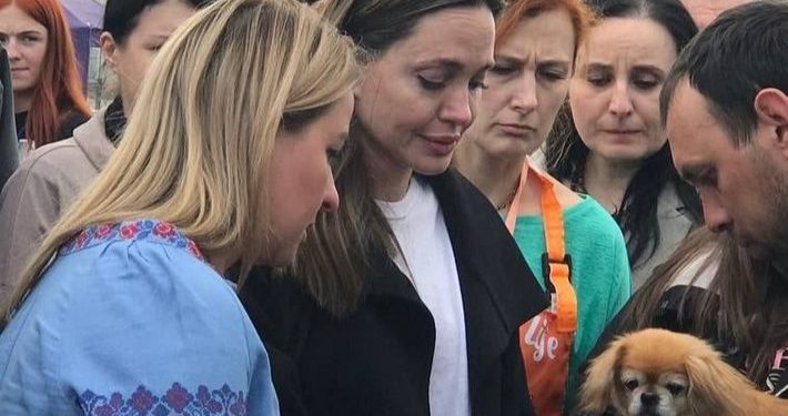 Angelina Jolie sale de Ucrania tras alarmas de un posible bombardeo