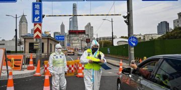 Shanghái reanuda parcialmente el transporte público en abertura limitada