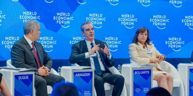 Abinader: RD garantizó la salud de la población en combinación con la recuperación económica, turística y abundancia de productos agrícolas