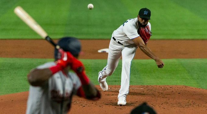 Alcántara, Severino y Peralta brillan desde el montículo, Sánchez la saca en triunfo Mellizos