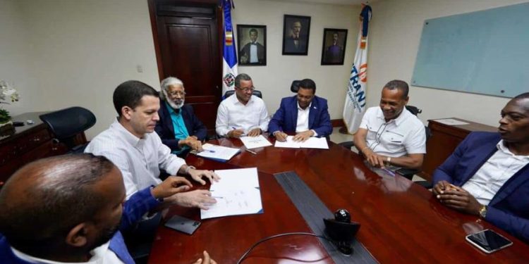 Acuerdan retirar autobuses de Fenatrano que operaban en corredor Charles de Gaulle