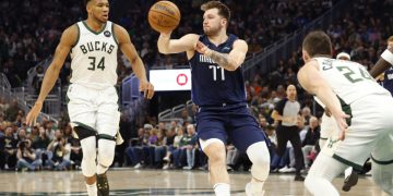 Doncic, Jokic, Antetokounmpo, Tatum y Booker, en el mejor quinteto de la NBA