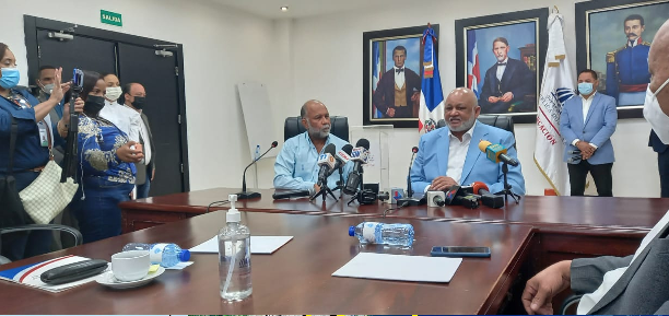 Profesores recibirán un incremento del 10 % en sus salarios