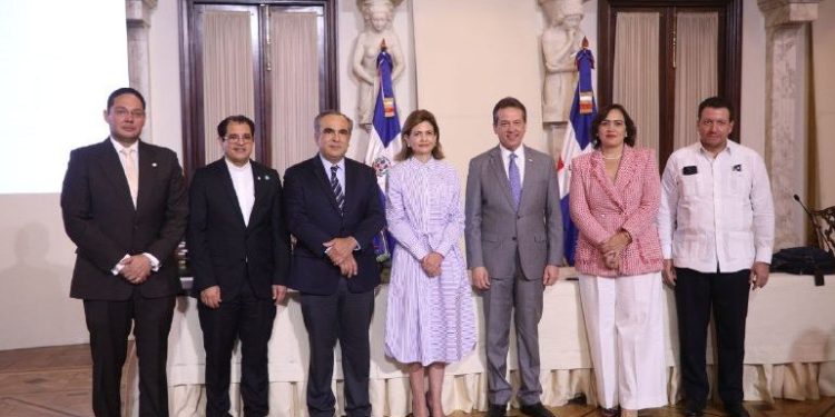 Presentan programas para fomentar innovación con alianzas entre el Estado, industrias y universidades