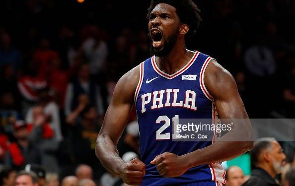 Embiid será baja para el Juego 3 contra Heat