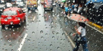 Onda tropical y vaguada provocan aguaceros y tronadas en algunas localidades