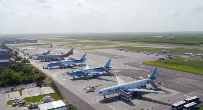 Abinader instalará moderno sistema meteorológico para pilotos en aeropuerto Punta Cana