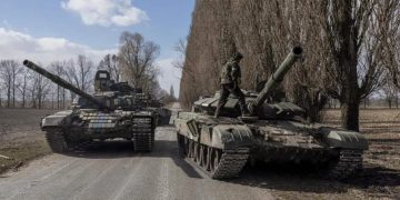 Rusia aumenta la presión en Donbás y cifra en unos 2,000 rendidos en Azovstal