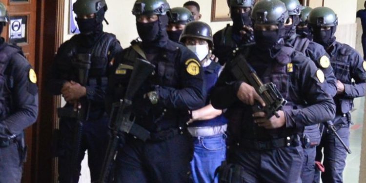 Miguel Cruz pide hablar con la prensa para dar su versión de los hechos