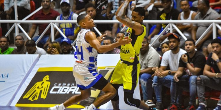 Burrel conduce la victoria de los Marineros ante Metros, Titanes doblegan a Leones