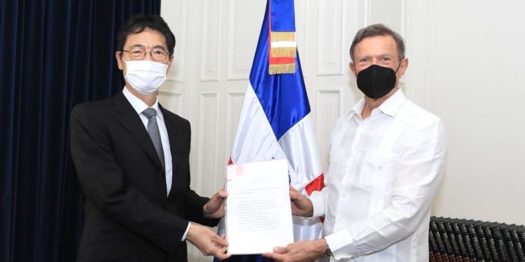 Cancillería saluda valoración positiva para invertir en el país hecha por el embajador de Japón