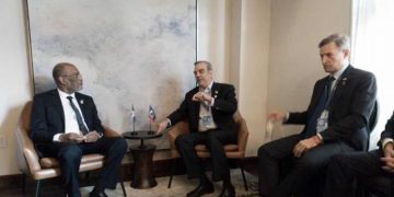 Abinader y Henry hablan de seguridad y aduanas en Cumbre las Américas