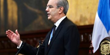 Abinader somete ley contra la ciberdelincuencia