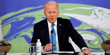 Precio de los combustibles ensombrece la cumbre climática de Biden