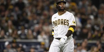 Padres informan a Robinson Canó que no seguirá con el equipo