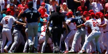 Pelea entre Mariners y Angels deja 8 expulsados