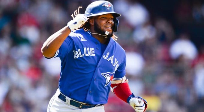 Guerrero Jr y Devers disparan sus jonrones 14 de la temporada, Ramírez llega a 60 impulsadas