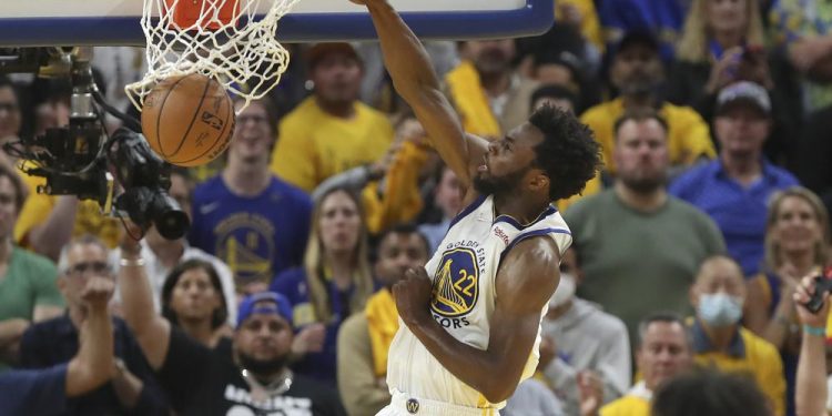 Wiggins muestra su valía y los Warriors se colocan a un triunfo del título de la NBA