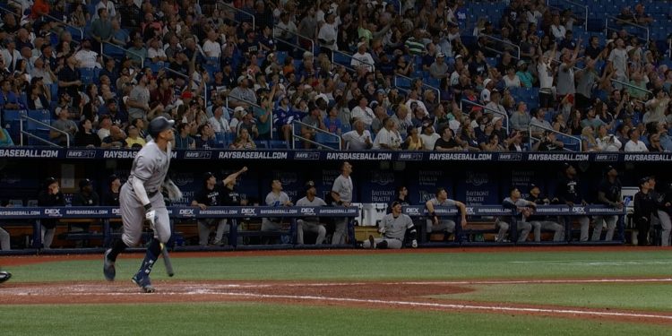 Judge pega dos jonrones para facilitar triunfo Yankees, Teoscar pega jonrón