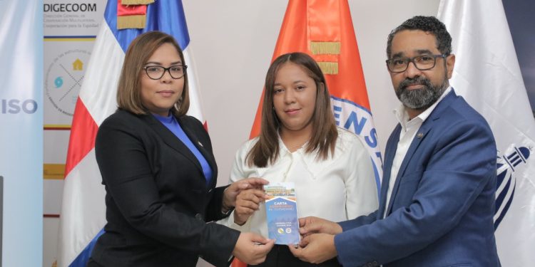 Defensa Civil presenta su Carta Compromiso al Ciudadano