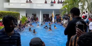 Manifestantes en Sri Lanka irrumpen en la casa del presidente