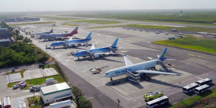 Aeropuertos de RD aumentaron en un 37% sus operaciones en el primer semestre del 2022