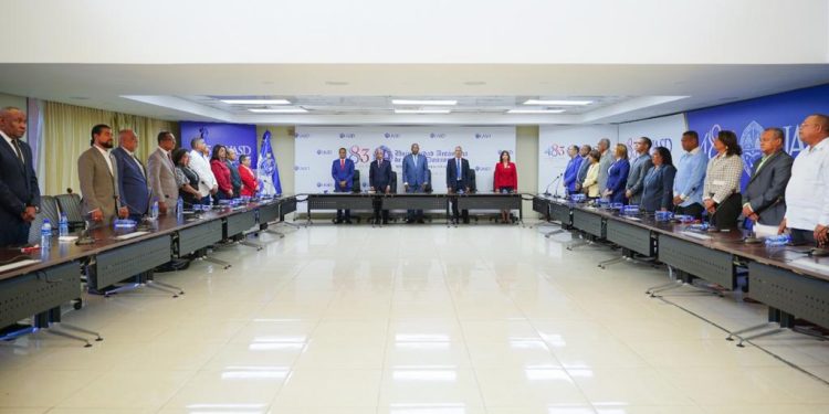 Editrudis Beltrán juramenta funcionarios que le acompañarán en su gestión