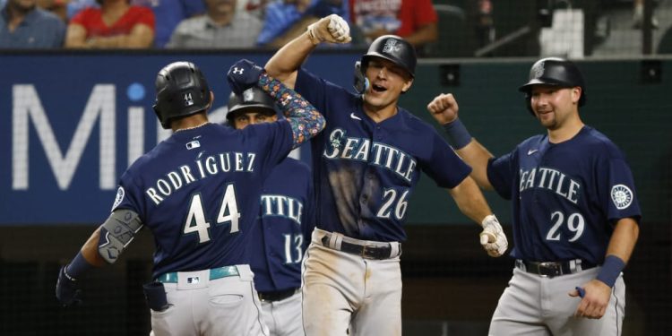 Marineros siguen imparables e hilan 12 triunfos con jonrón de Julio Rodríguez, Boston vence Yankees