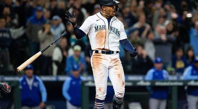 Julio Rodríguez sigue impresionando con su talento, Cabrera supera a Biggio en hits