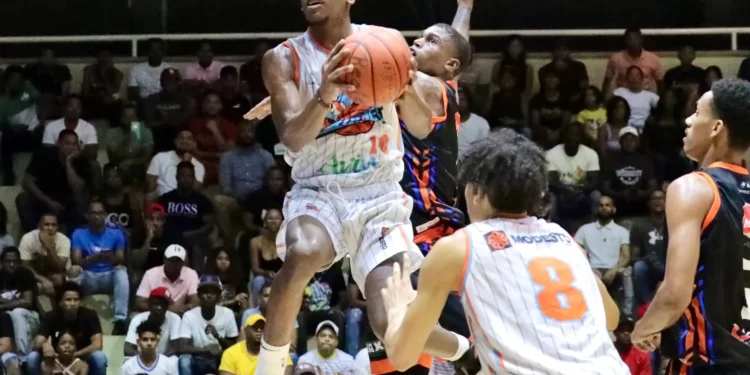 Titanes azotan a Reales, Tyree y Suero guían a Indios a vencer a los Soles