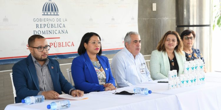 Ministerio de Salud recibe donación de medicamentos prenatales y vitaminas