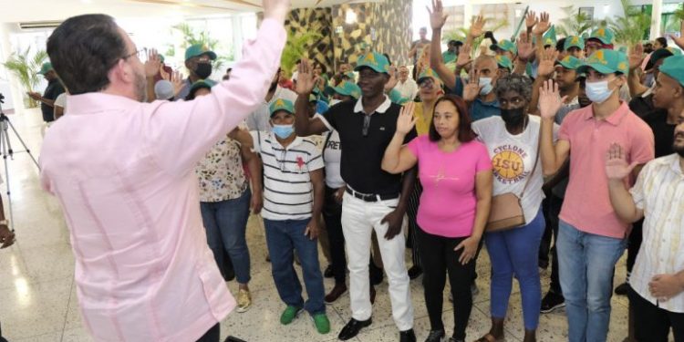 Guillermo Moreno solicita al presidente Abinader revocar aumentos en tarifa eléctrica