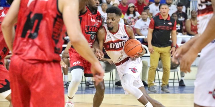 Suero encabeza remontada de Indios, que empatan serie final