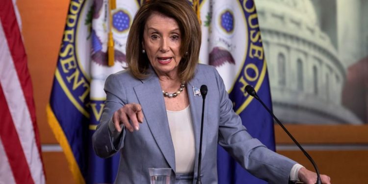 Pelosi llega a Corea del Sur para seguir con su gira asiática