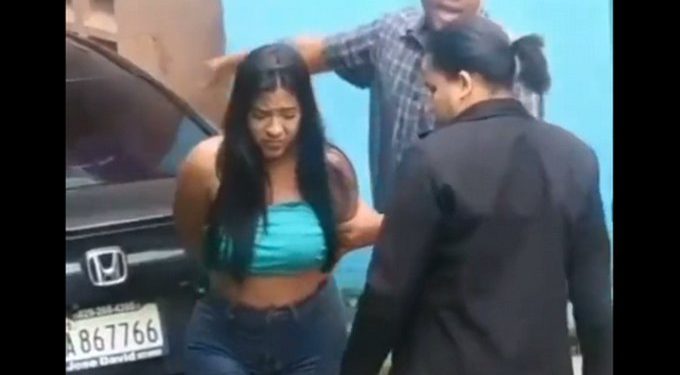 Arresto domiciliario a mujer que atropelló a dos hombres en María Auxiliadora