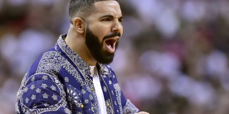 Drake pierde más de 430 mil dólares apostando en la UFC