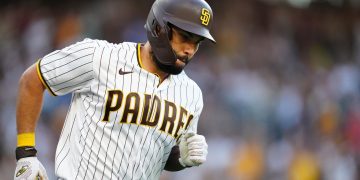 Tras vetar canje a Nacionales, Hosmer llega a Boston (informe)