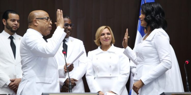 Pacheco es juramentado como presidente Cámara de Diputados