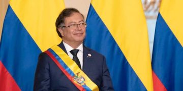 Presidente colombiano cambia cúpula militar