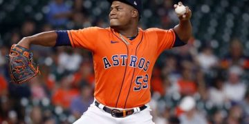 Valdez y Cabrera ganan; Dodgers consiguen su décimo triunfo en fila, Otra noche especial en Iowa