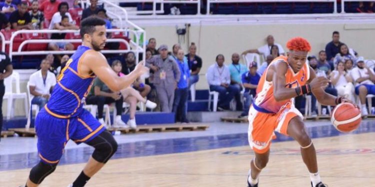 Huellas del Siglo le quita el invicto al Mauricio Báez, Davis y Colomé guían a San Carlos