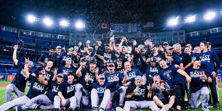 Yankees y Cardenales aseguran títulos divisionales