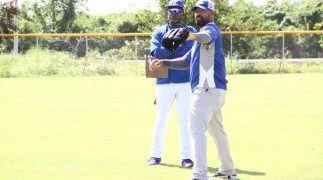 César Valdez se reporta al campamento del Licey
