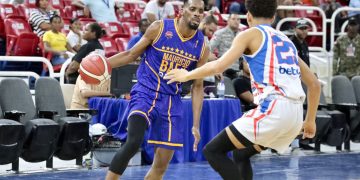 Mauricio Báez y Bameso avanzan a la final del basket del Distrito Nacional