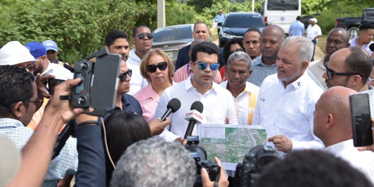 Wellington Arnaud deja iniciados trabajos drenaje pluvial en San Cristóbal