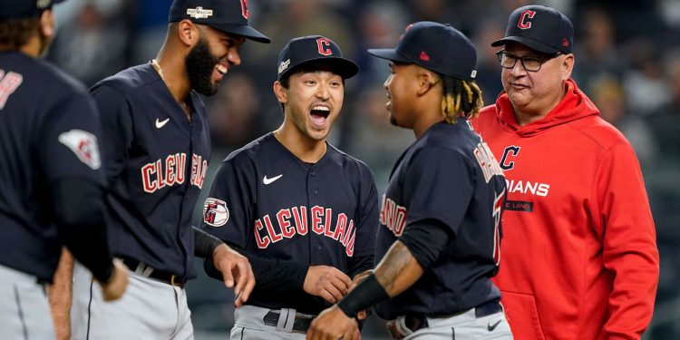 Con nóminas tan discretas, ¿cómo logran los Guardianes renovarse y triunfar?