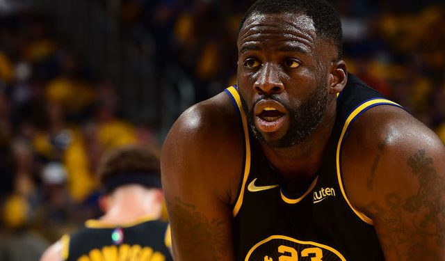 Draymond multado, no suspendido por golpear a Poole